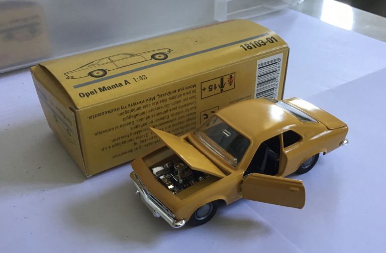 MARKLIN 18103 - 01 OPEL MANTA A GIALLA 1:43