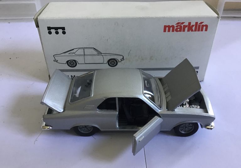 MARKLIN 1818 OPEL MANTA A  METAL EDITION 1:43