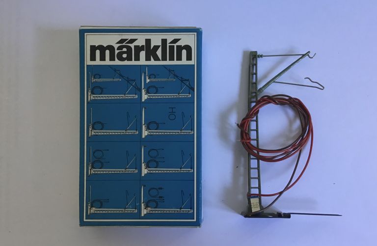 MARKLIN 7501 Palo con presa di corrente per binario K Marklin
