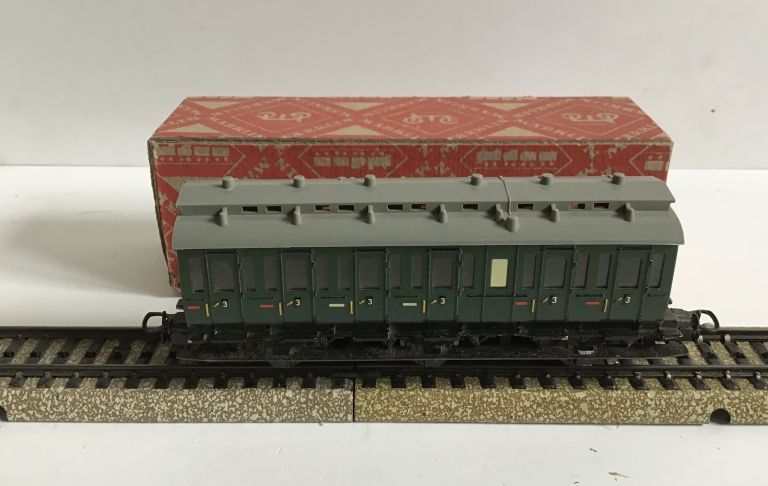 Marklin HO 330/1 local coach without brakeman's cab in original box