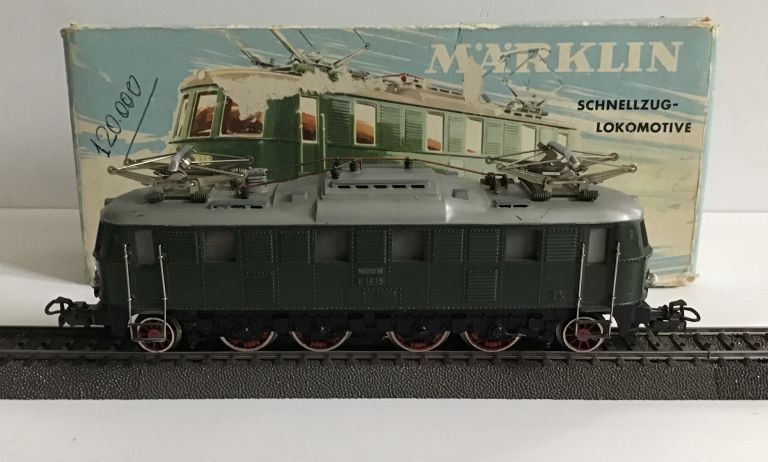 Marklin HO 3024.1 Electric loco E 18 db in original box