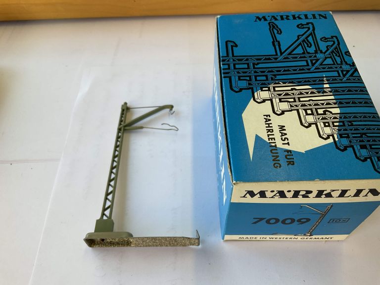 Marklin HO 7009 Palo per linea aerea. Elemento base. Altezza 11 cm, in ottimo stato