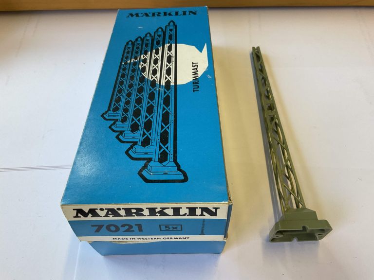 Marklin HO 7021 Palo a torre di plastica in ottimo stato