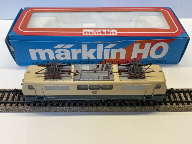 Marklin HO 3042 Locomotiva Elettrica BR 111 DB con scatola originale