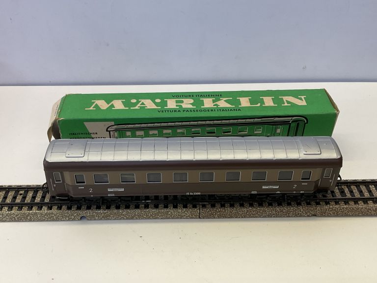 Marklin HO 4036 Carrozza passeggeri FS in lamierino illuminata, con scatola originale