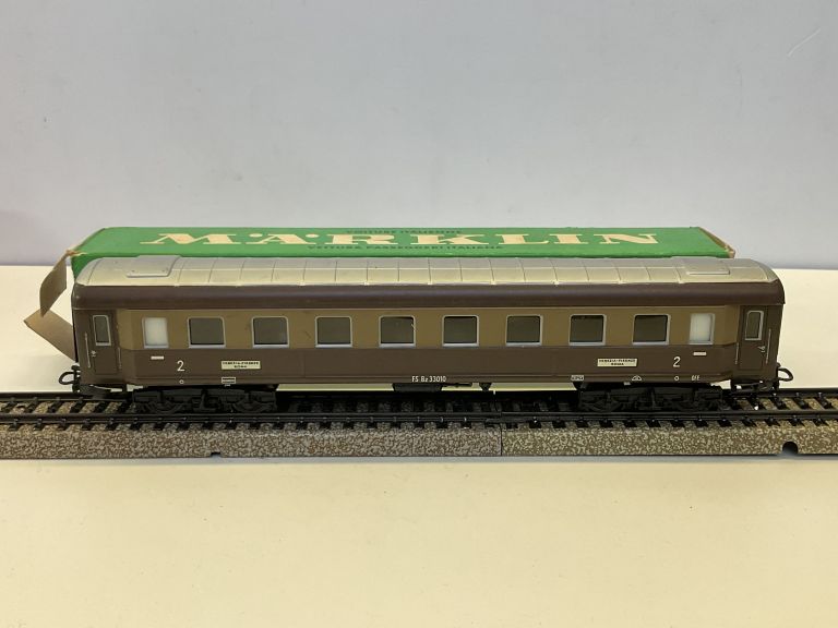 Marklin HO 4036 Carrozza passeggeri FS in lamierino illuminata, con scatola originale