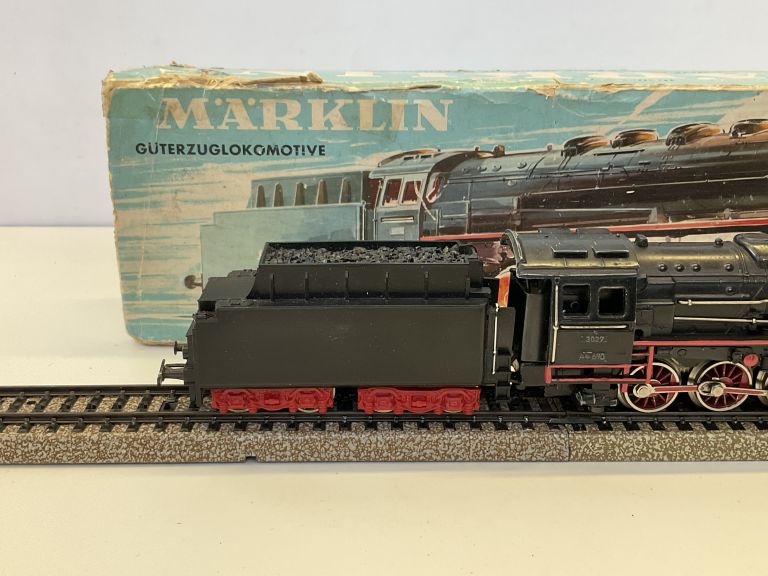 Marklin HO 3027 BR 44 DB locomotiva a vapore con tender e scatola originale