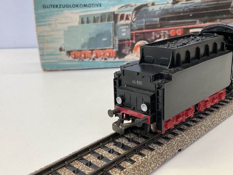 Marklin HO 3027 BR 44 DB locomotiva a vapore con tender e scatola originale