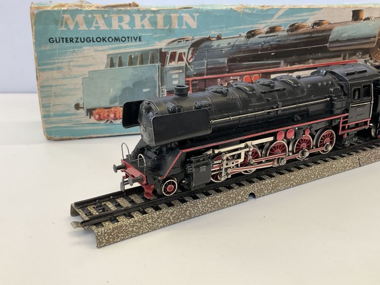 Marklin HO 3027 BR 44 DB locomotiva a vapore con tender e scatola originale