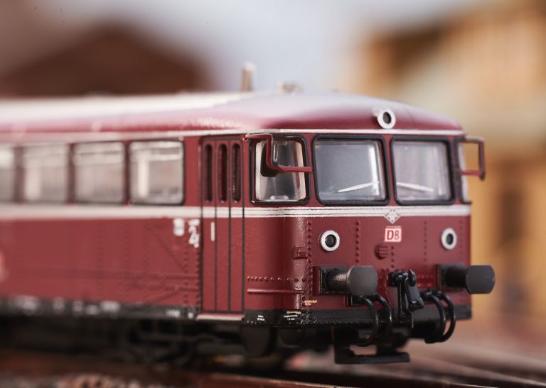 Minitrix N Gauge 16982 Classes 796 Powered Rail Car and 996 Control Car