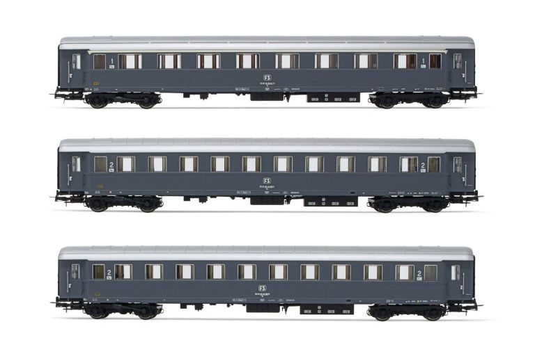 Rivarossi HR 4325 FS, set di 3 carrozze, composto da 1 carrozza di 1a classe tipo 1946 Az13010 e 2 carrozze di 2a classe tipo 1946 Bz33010, livrea grigia, ep. IV Rivarossi
