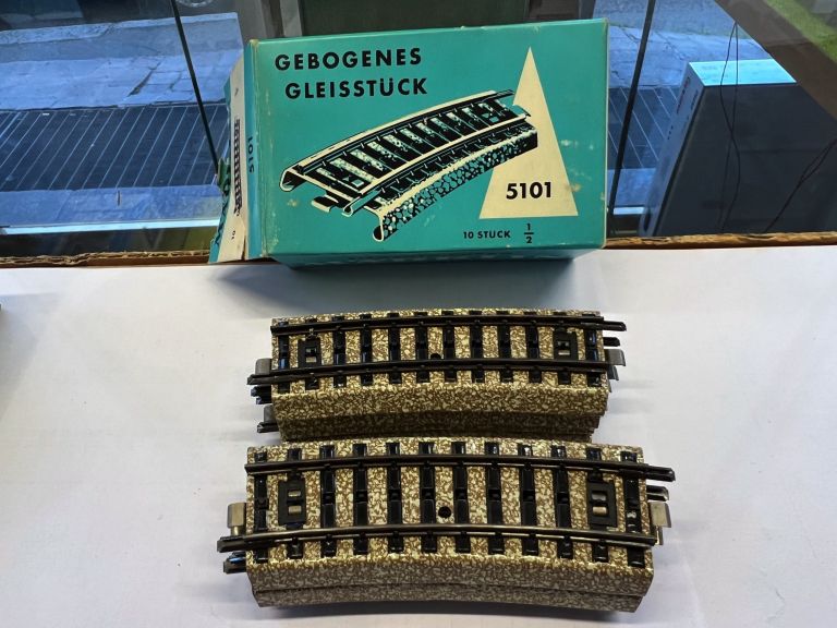 MARKLIN HO 5101 10 X HALF CURVE TRACKS R1 WITH ORIGINAL BOX
