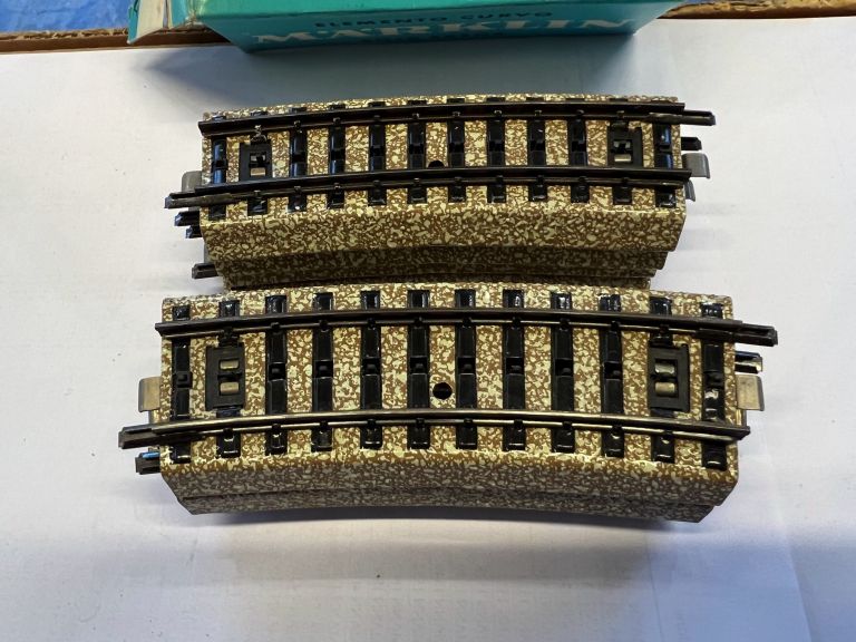 MARKLIN HO 5101 10 X HALF CURVE TRACKS R1 WITH ORIGINAL BOX