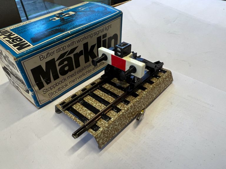 Marklin HO 7191 Stop block with light in original box