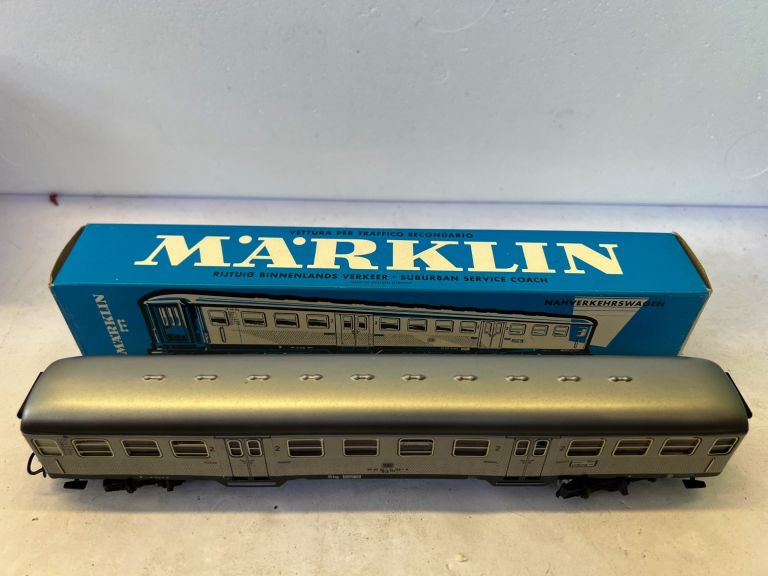 Marklin HO 4082 Carrozza "Silberlinge" 2a classe con arredamento interno DB in lamierino con scatola originale