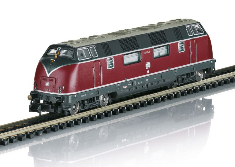 Minitrix N Gauge 16226 Class 220 Diesel Locomotive