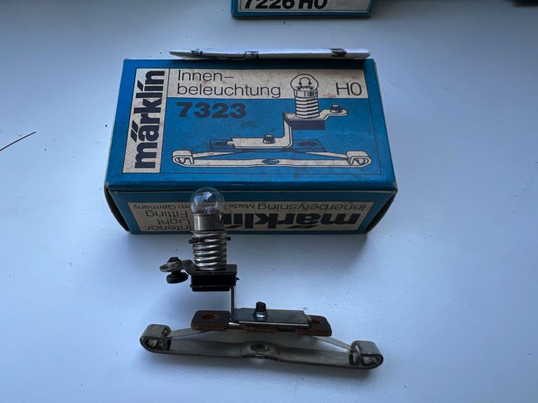 MARKLIN HO 7323 KIT ILLUMINAZIONE ANNI '60 CON SCATOLA ORIGINALE