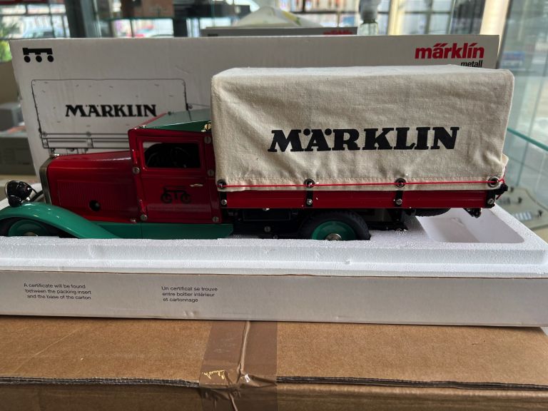MARKLIN 1992 camion telonato in lamierino come nuovo