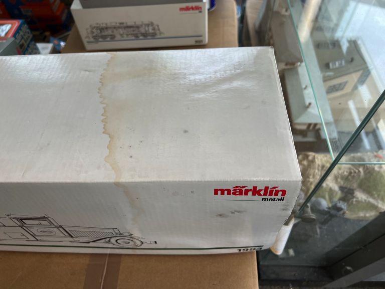MARKLIN 1993 camion con cisterna "Standard"  in lamierino come nuovo