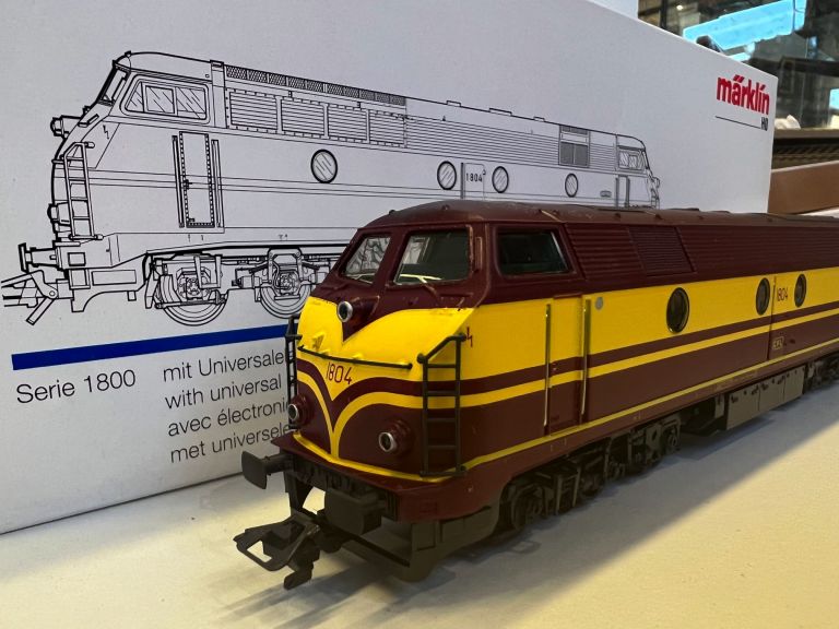 Marklin HO 3468 Heavy diesel loco Serie 1800 CFL top + original box