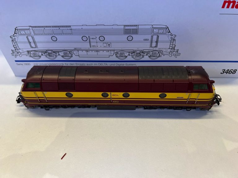 Marklin HO 3468 Heavy diesel loco Serie 1800 CFL top + original box