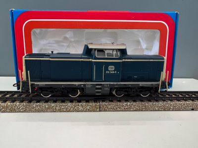 Marklin HO 3147 BR 212 DB diesel loco  top + original box Marklin