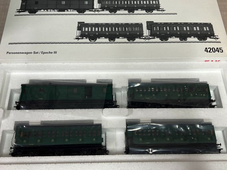 MARKLIN HO 42045 SET 4 CARROZZE PASSEGGERI SNCB