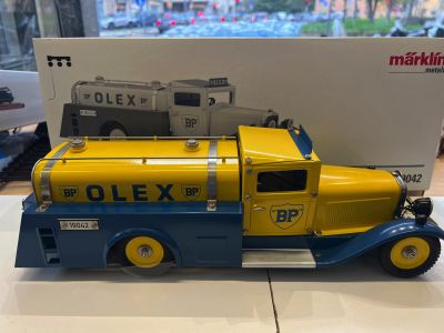 MARKLIN 19042 tin plate tank truck " OLEX" MARKLIN