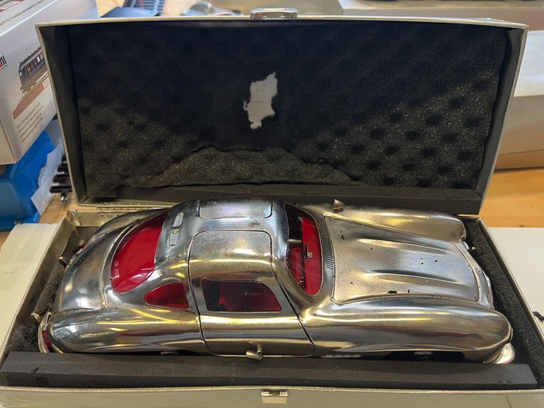 MARKLIN Auto Mercedes-Benz 300 SL in lamierino con scatola originale