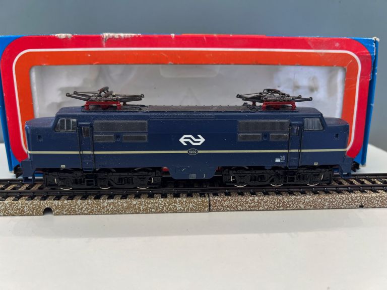 MARKLIN HO 3161 LOCOMOTIVA ELETTRICA TIPO 1200 NS OTTIMA CON SCATOLA ORIGINALE