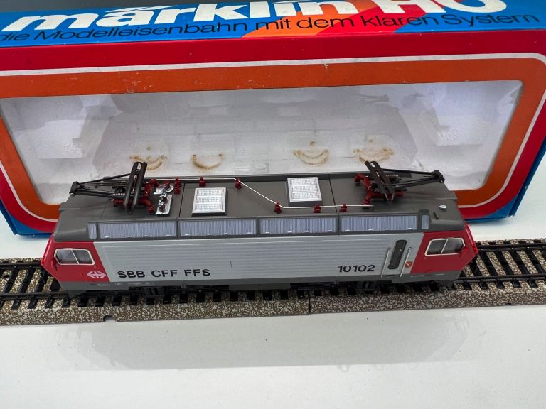 MARKLIN HO 3323 LOCOMOTIVA ELETTRICA Re 4/4 SBB OTTIMA CON SCATOLA ORIGINALE