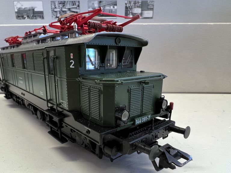 MARKLIN HO 39440 ELECTRIC LOCOMOTIVE DB BR 144 081-71 LIKE NEW