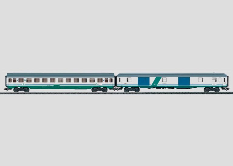 MARKLIN HO 41896 Italian Express Train Passenger Car Set