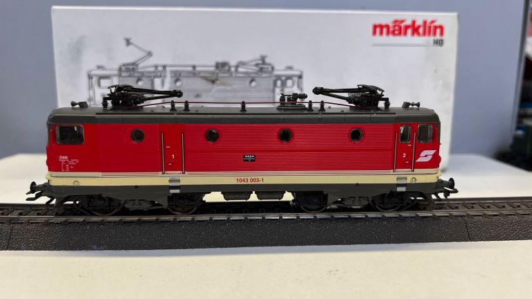 MARKLIN HO 3458 LOCOMOTIVA ELETTRICA 1043 OBB DELTA/ DIGITAL USATA