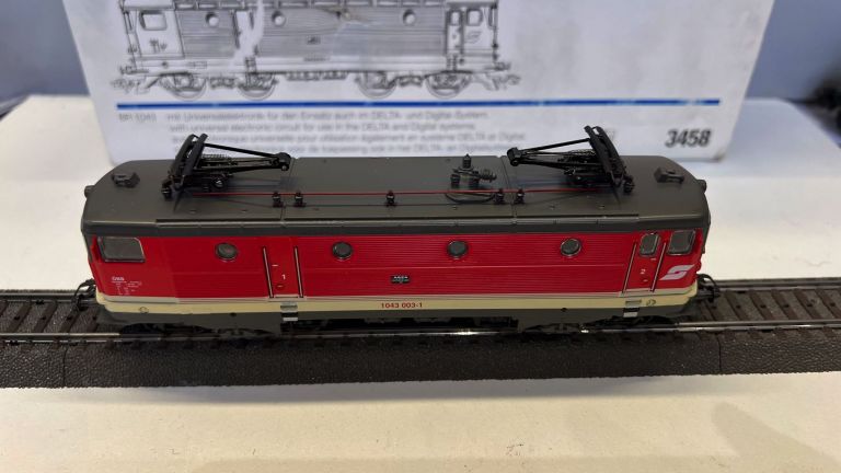 MARKLIN HO 3458 LOCOMOTIVA ELETTRICA 1043 OBB DELTA/ DIGITAL USATA