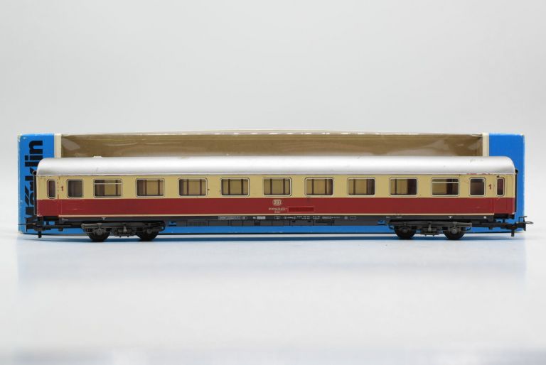 MARKLIN HO 4267  1st Class Eurofima SBB Coach