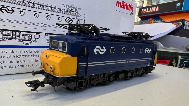 MARKLIN HO 3424 LOCOMOTIVA ELETTRICA SERIE 1100 NS DELTA/DIGITAL OTTIMA CON SCATOLA