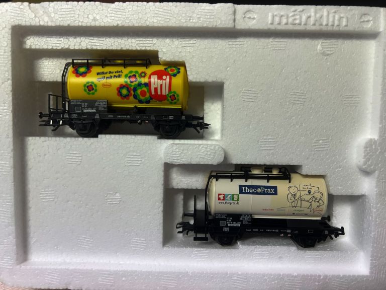 MARKLIN HO 46427 SET 2 CARRI CHIUSI  "HENKEL"