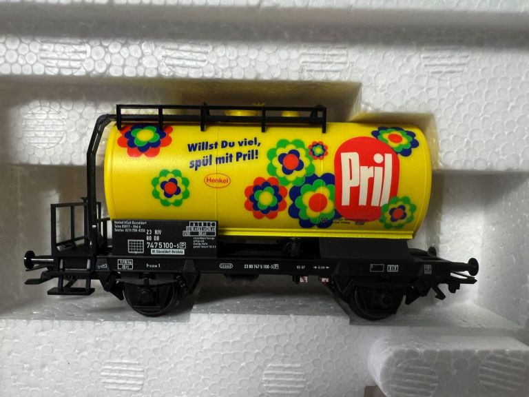 MARKLIN HO 46427 SET 2 CARRI CHIUSI  "HENKEL"