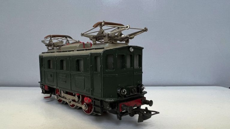 MARKLIN HO RSM 800 ELECTRIC LOCOMOTIVE GOOD ORIGINAL CONDITIONS WITH REPLICA BOX