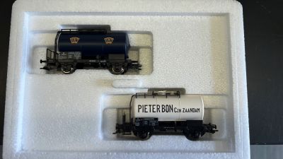 MARKLIN-HO-48452-SET-2-TANK-CARS-PIETER-BON
