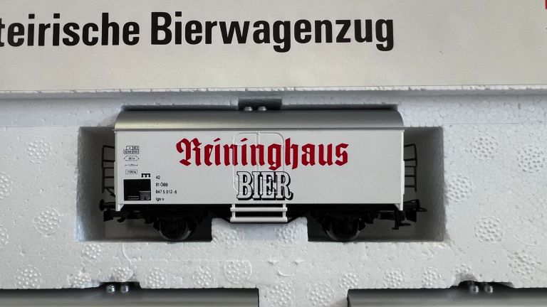 MARKLIN HO 84401 Set with 3 Beer Cars "REININGHAUS", PUNTIGAMER", GOSSER"