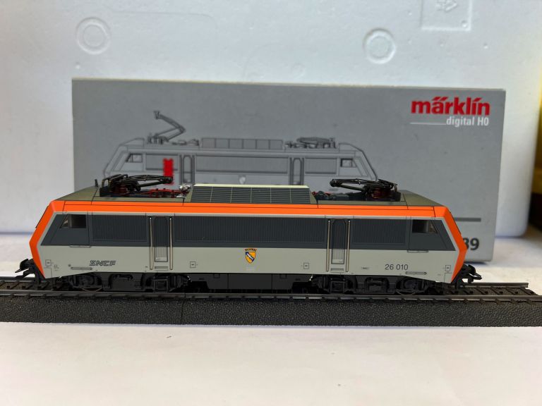 MARKLIN HO 37389 LOCOMOTIVA ELETTRICA SERIE 26000 SNCB DIGITAL SOUND OTTIMA