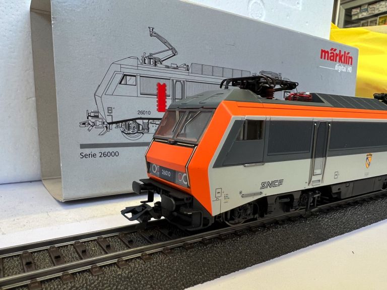 MARKLIN HO 37389 LOCOMOTIVA ELETTRICA SERIE 26000 SNCB DIGITAL SOUND OTTIMA