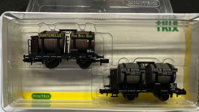 MINITRIX 15130 N Gauge set of 2 cars with barrels second hand top conditions. Trix