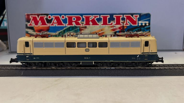 MARKLIN HO 3058 LOCOMOTIVA ELETTRICA BR E 151 DB OTTIMA CON SCATOLA ORIGINALE