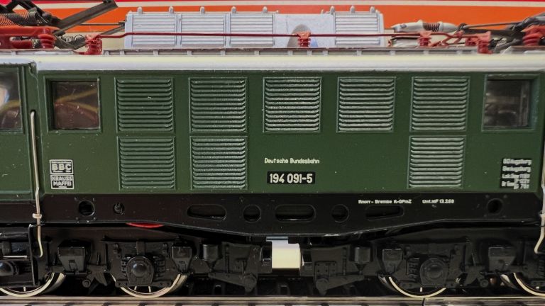 MARKLIN HO 3322 LOCOMOTIVA ELETTRICA E 194 091-5 DB SUPER CON SCATOLA ORIGINALE