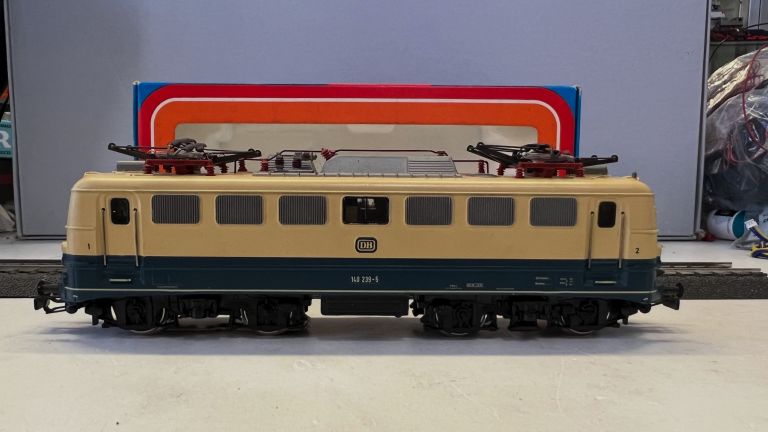 MARKLIN HO 3156 LOCOMOTIVA ELETTRICA E 140 239-5 DB SUPER CON SCATOLA ORIGINALE