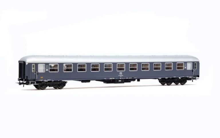 RIVAROSSI HO HR4411 FS, 3-unit pack of Exp 234/235 Remus Roma - Wien, UIC-X '68 couchettes + UIC-X '68 2nd class grey + WLABm MU '73 TEN